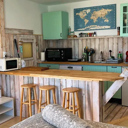 Abajo, Casa La Costa