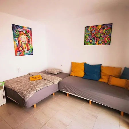 Abajo, Casa La Costa