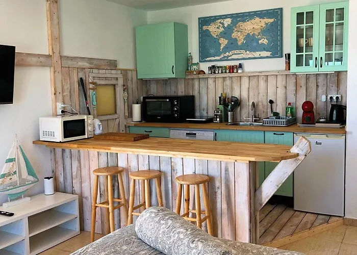 Abajo, Casa La Costa